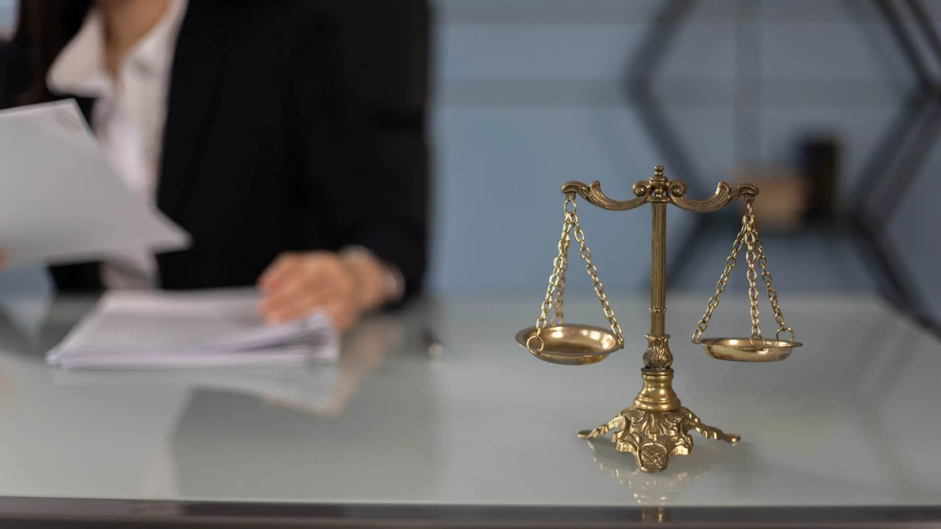 Arranging a non-arrest bond before turning in on a warrant